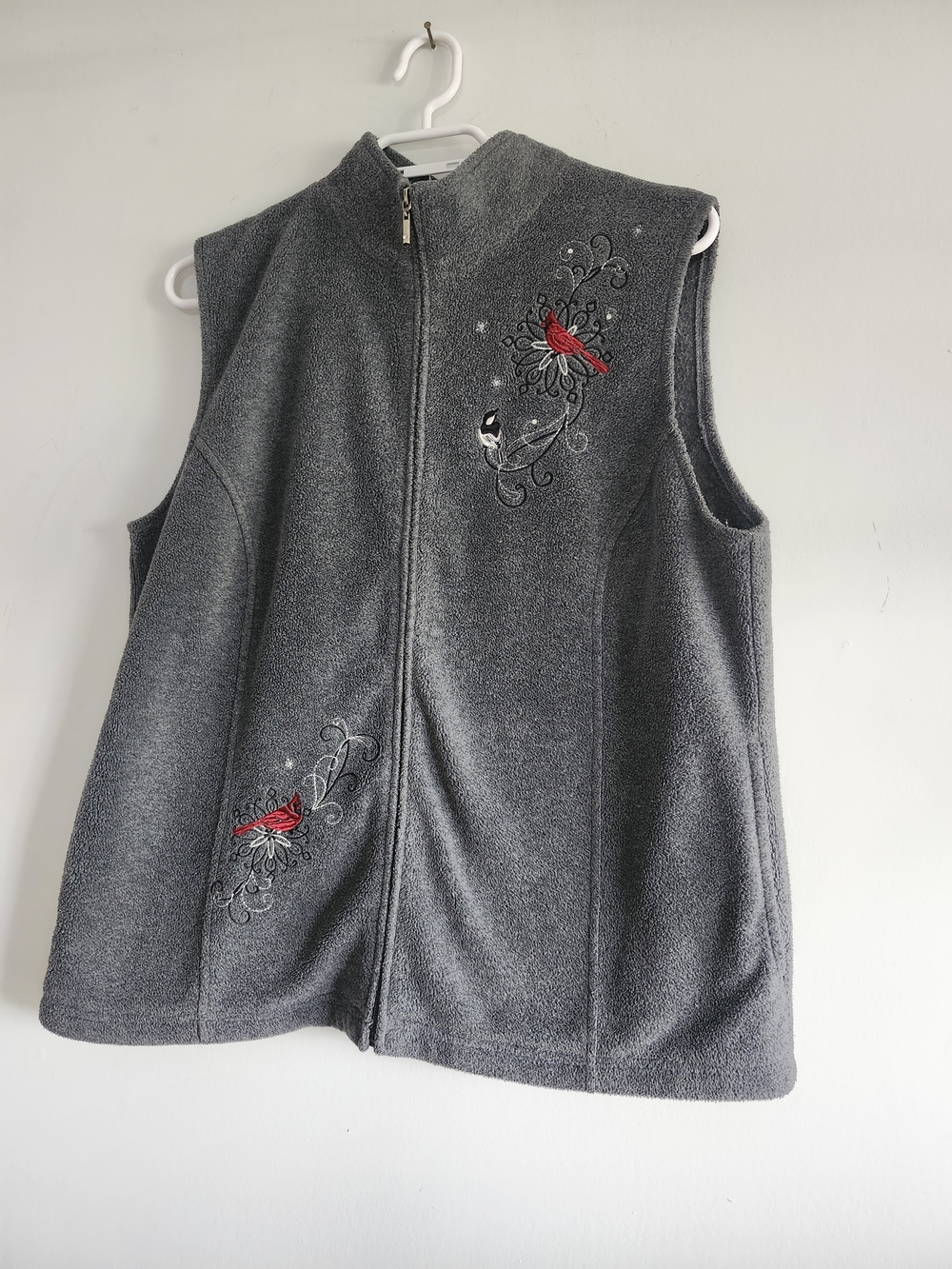 Northern Reflections Gray Fleece Vest | Size Medium | Embroidered Cardinal